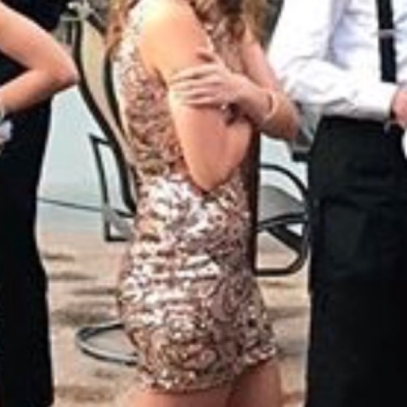 Gold Sequin dress - Picture 3 of 4